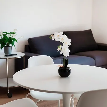 Apartment Downtown Como-luxury *
